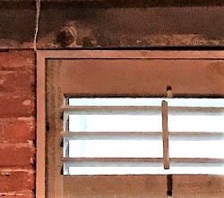 Reclaimed Wood L Frame